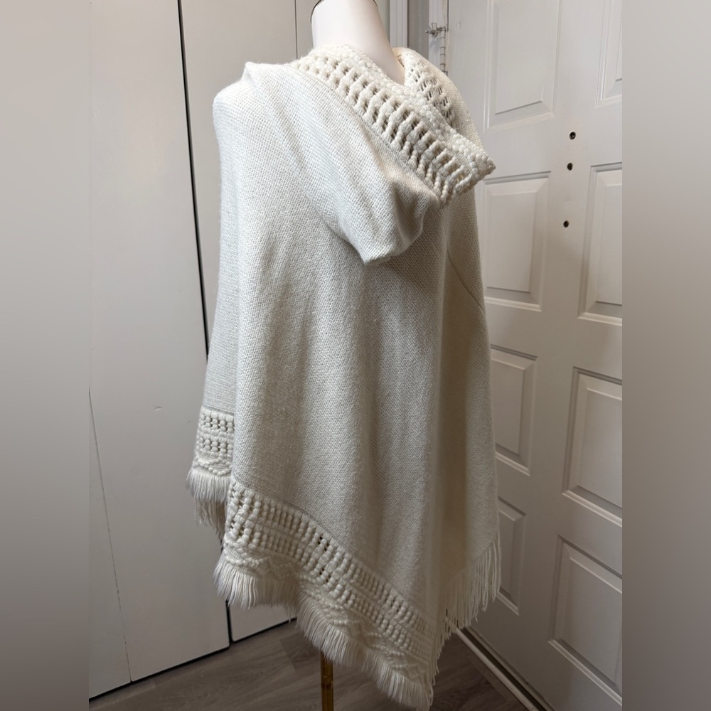 Max Edition Cream Knit Poncho with Fringe - Picture 6 of 8
